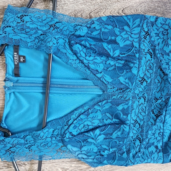 Gorgeous Guess Lace Bodycon Dress Sz Small - Picture 3 of 4